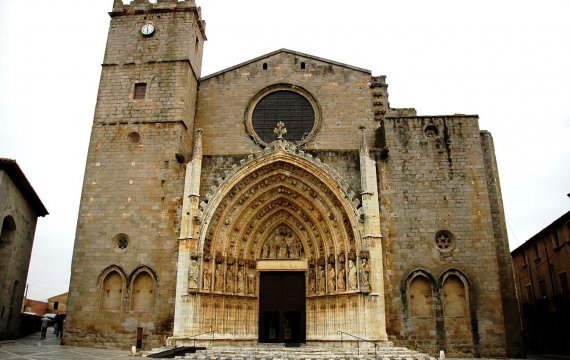 Ruta monumental pel centre històric de Castelló d'Empúries